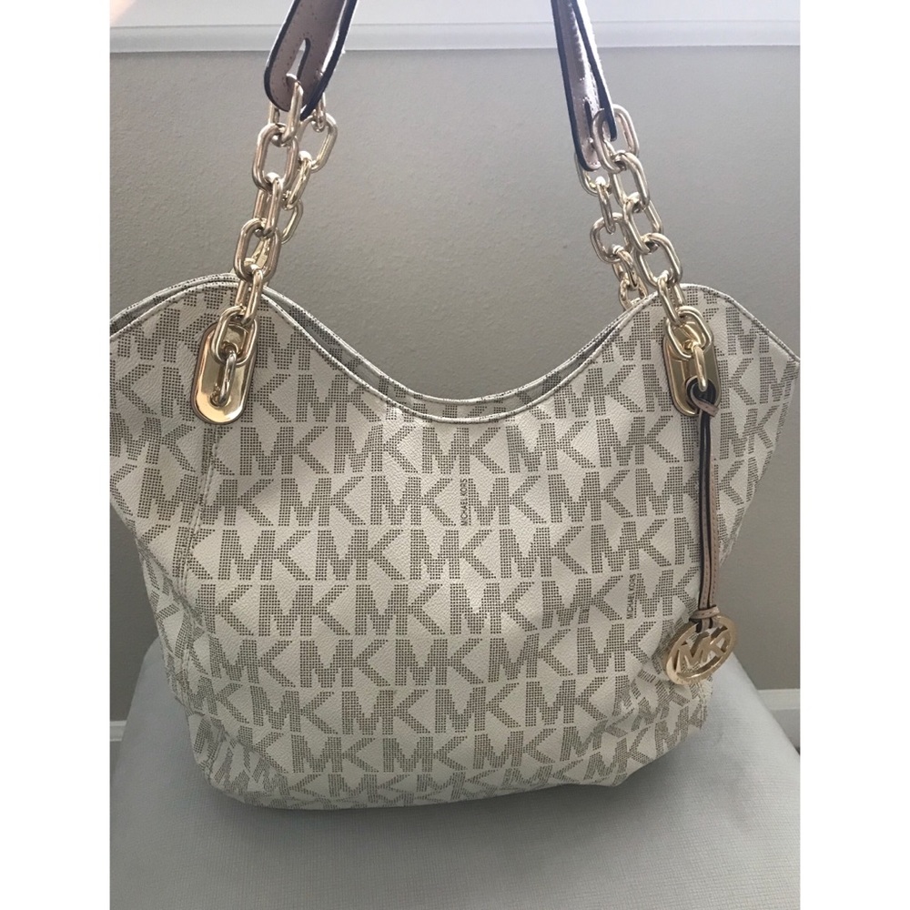 Michael Kors tote with gold chain